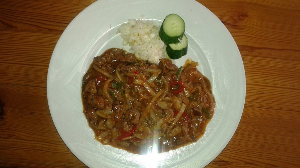 Restovaná kuřecí játra se zeleninou